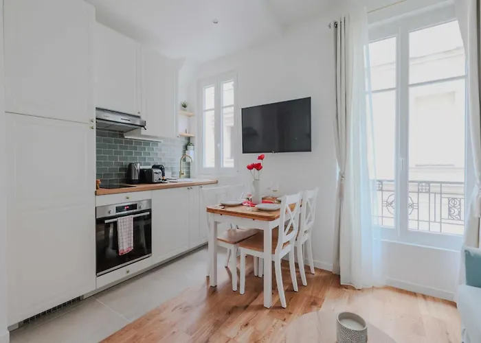Cozy 1bdr 4p Getaway In Lägenhet Paris