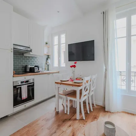 Cozy 1bdr 4p Getaway In 아파트 파리